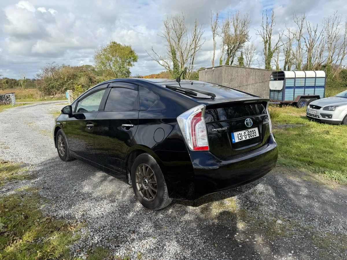 Toyota Prius Hybrid LOW MILEAGE - Image 4