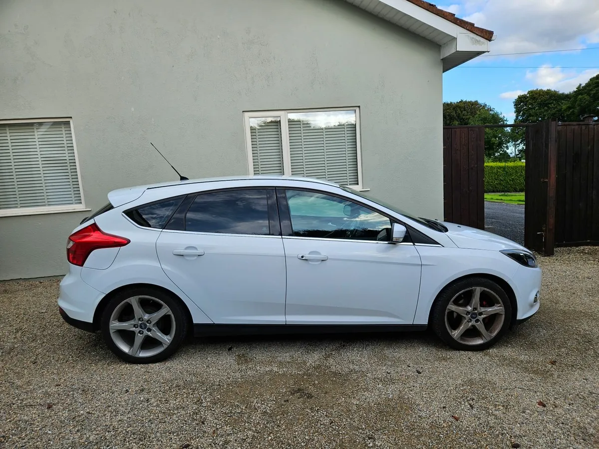 Ford Focus 1.0 TITANIUM ECOBOOST 12 - Image 3