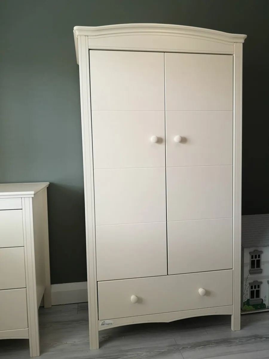 Nursery Furniture Set - Image 4