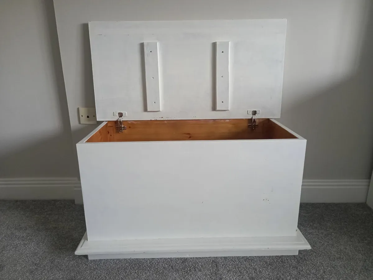 Storage box and Tv unit - Image 2