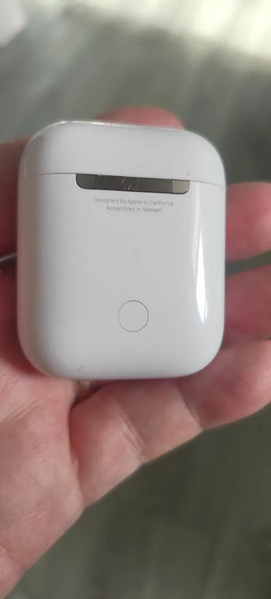 Genuine Apple Airpods  2 Gen - Image 3