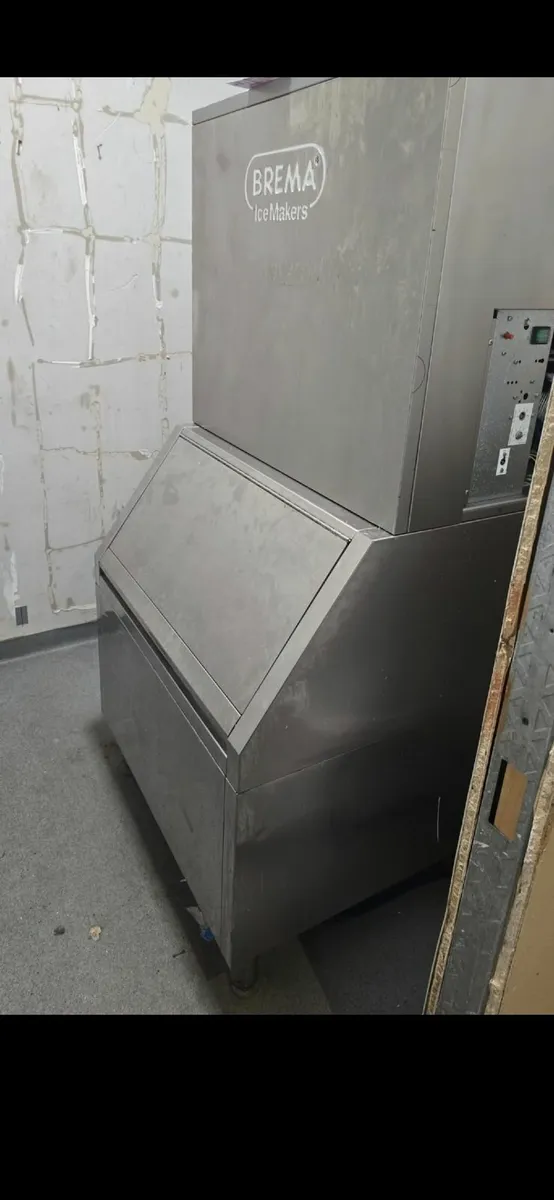 Large ice machine - Image 2