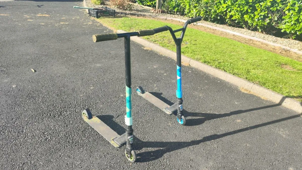 Hoverboard / Rollerblades / Scooter / Skateboards - Image 4