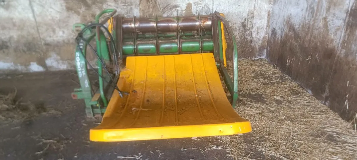 Bale feeder hustler - Image 2