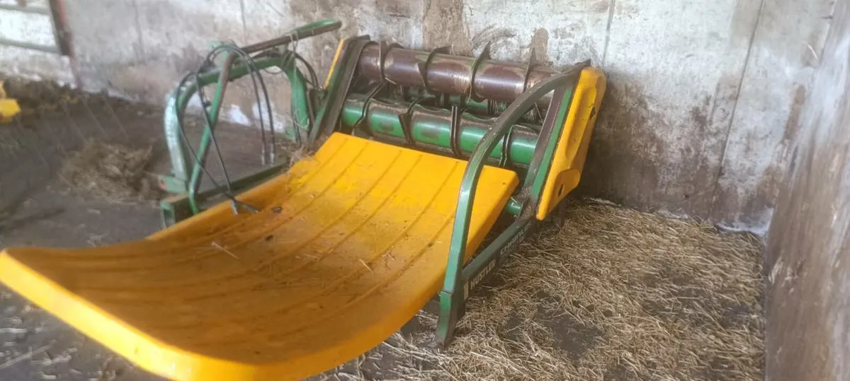 Bale feeder hustler - Image 3