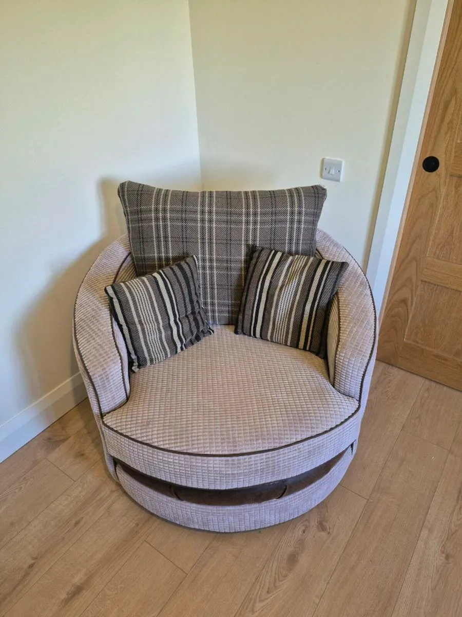 Swivel Armchair - Image 1