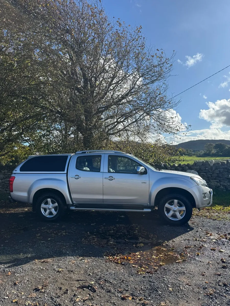 ISUZU D-MAX 2.5  TWIN TURBO - Image 2