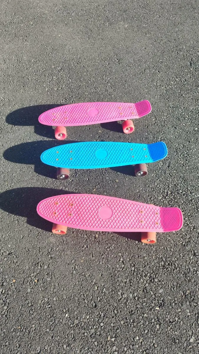 Rollerblades / Scooter / Skateboards - Image 4