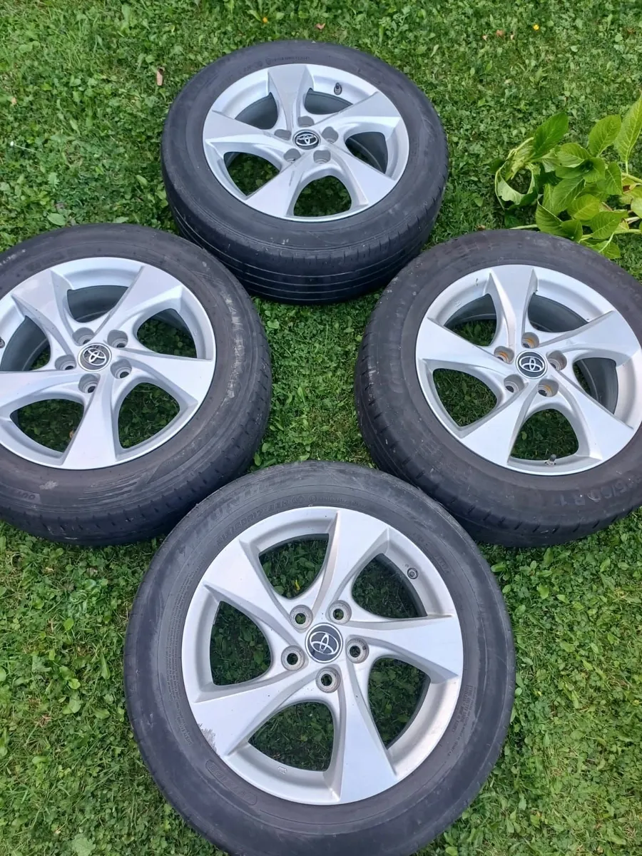 17inch alloy wheels - Image 1