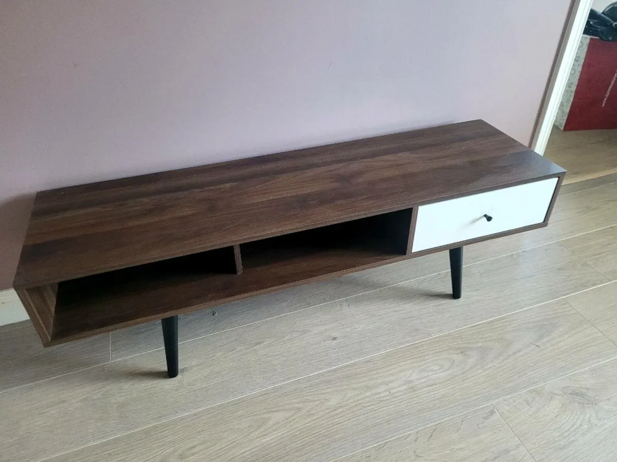 TV Unit - Image 1