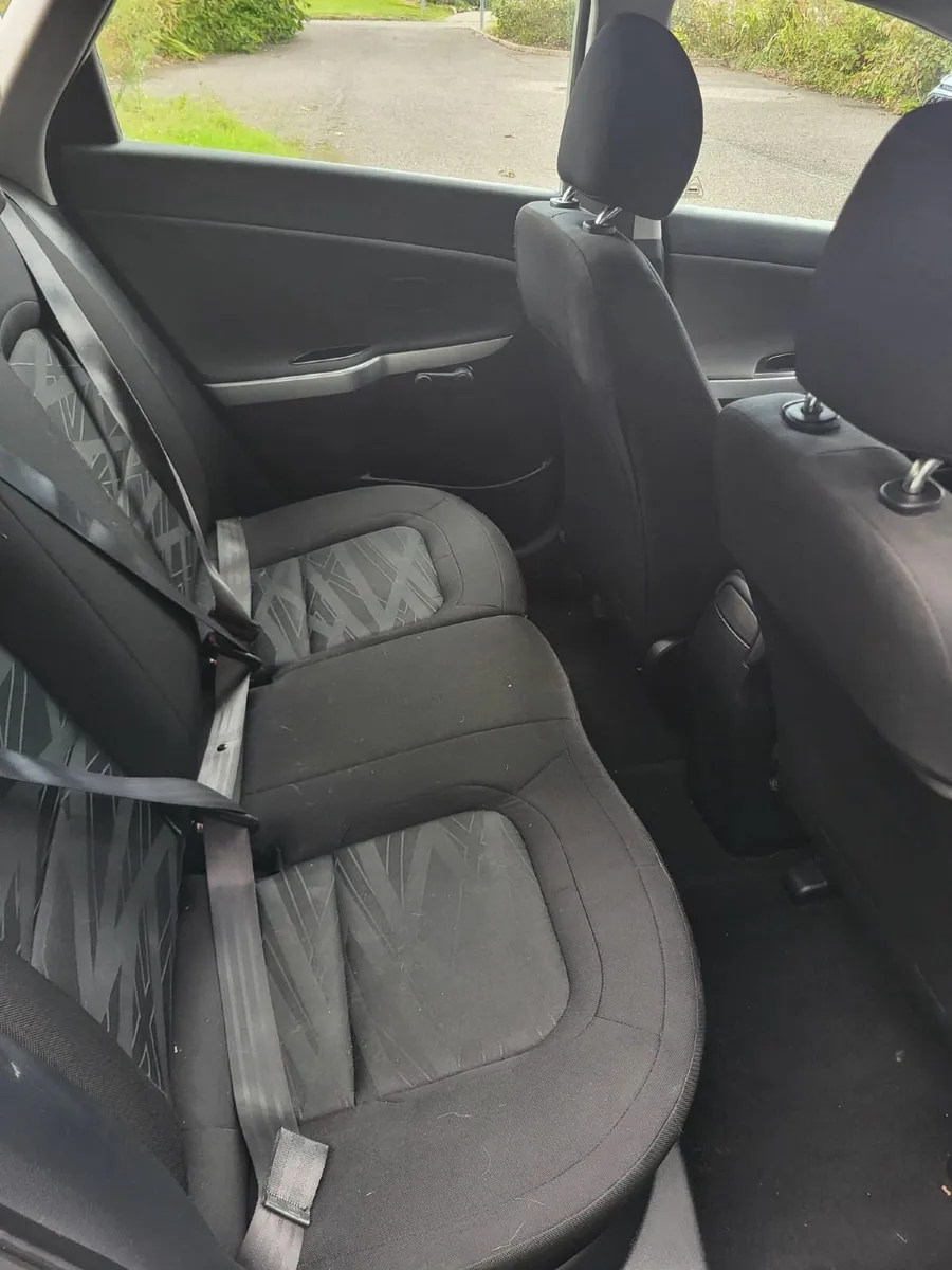 Kia Ceed 2013 - Image 2