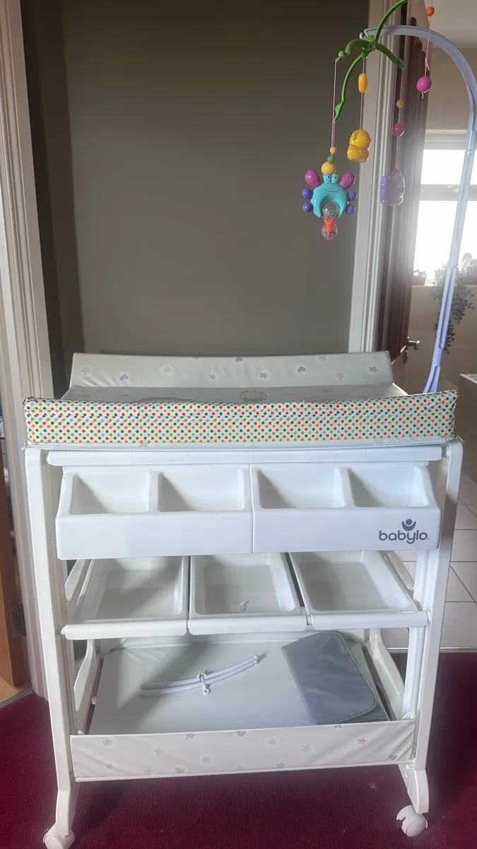 Collection of new born items - Image 1