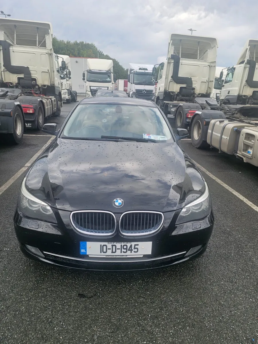 BMW 5-Series 2010 - Image 1