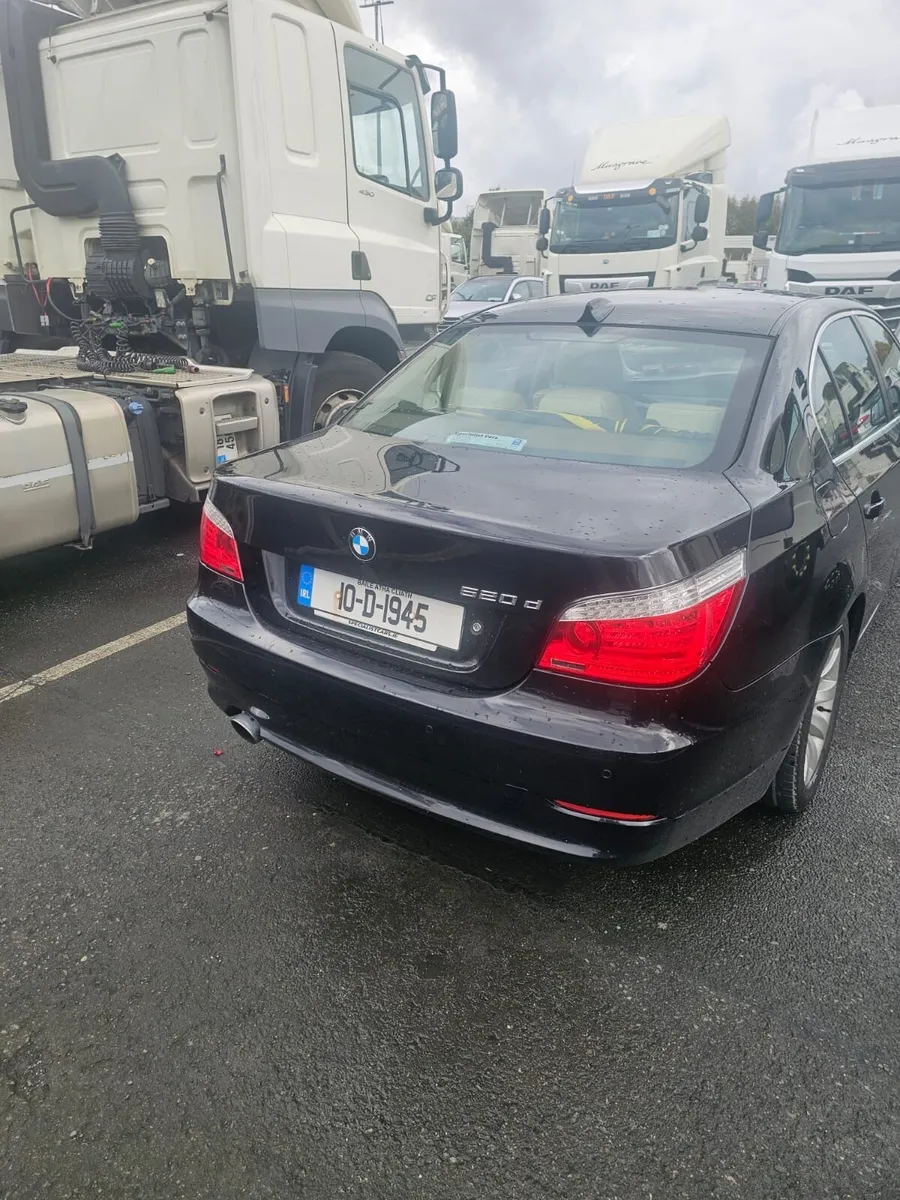 BMW 5-Series 2010 - Image 3