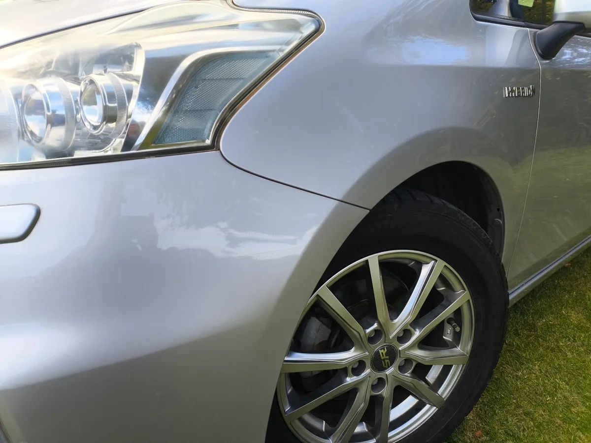 Toyota Prius 2014 Hybrid - Image 4