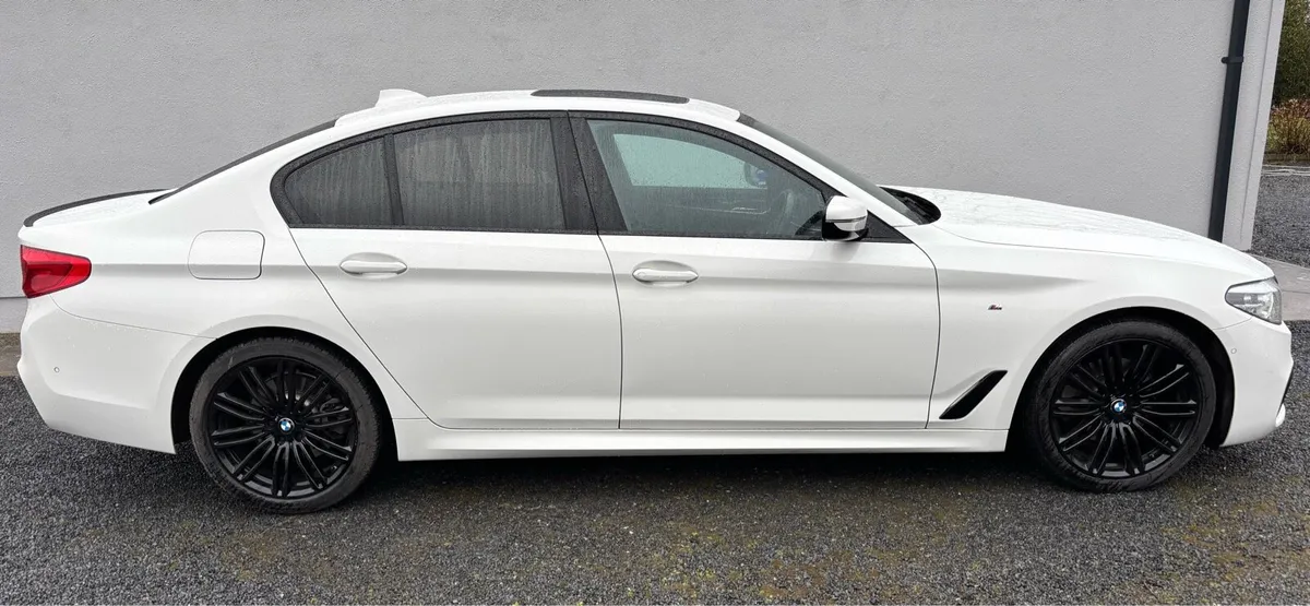🔥2020 BMW 520D M Sport Auto/Reverse Cam/Sunroof - Image 2