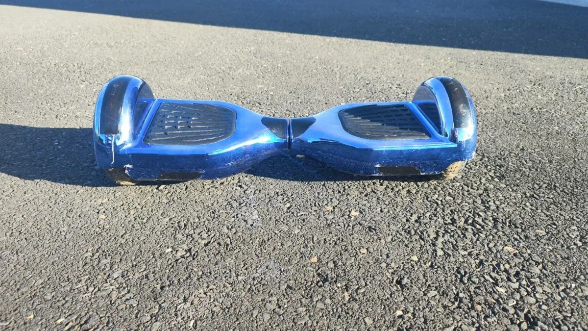 Hoverboard / Rollerblades / Scooter / Skateboards - Image 1