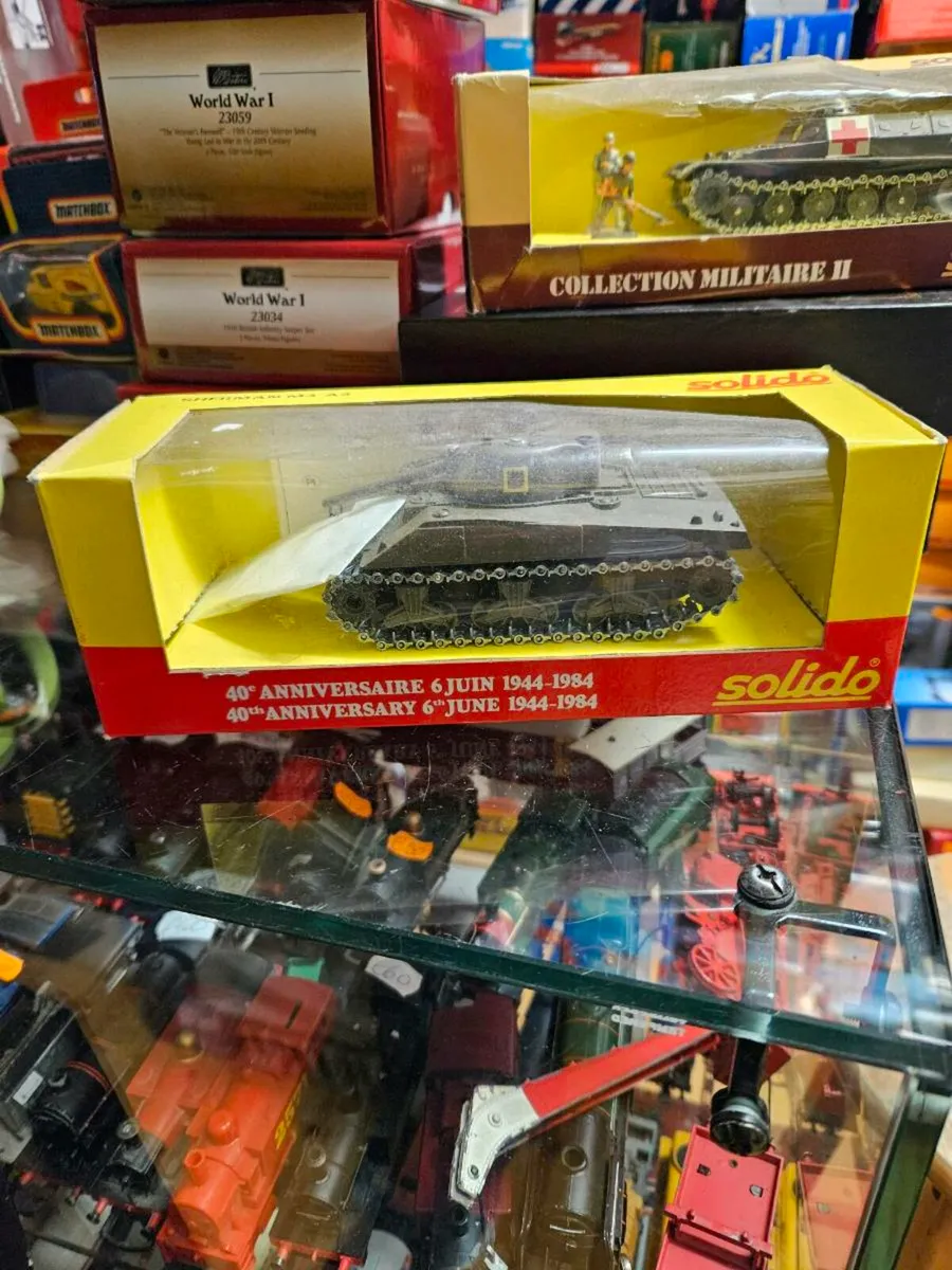 Corgi Solido Sherman Tank - Image 1