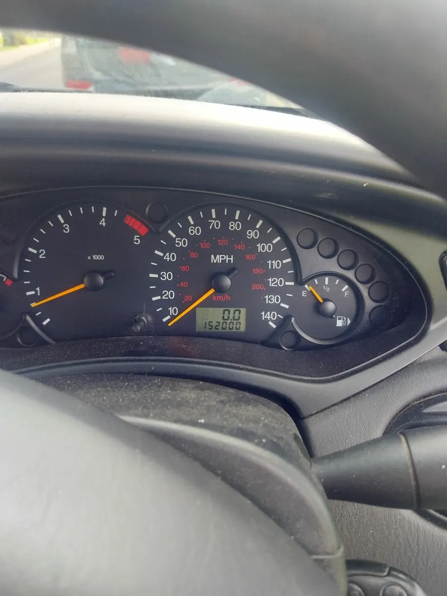 Ford Focus 2004 - Image 2