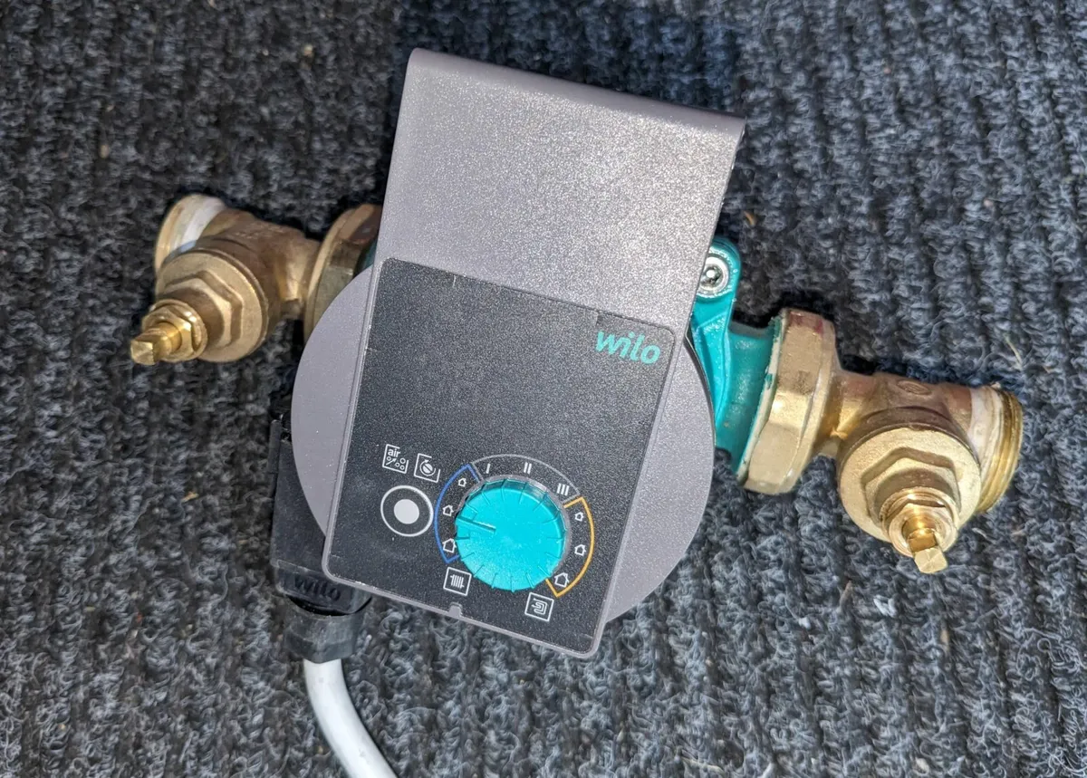 Central heating pump - Image 1
