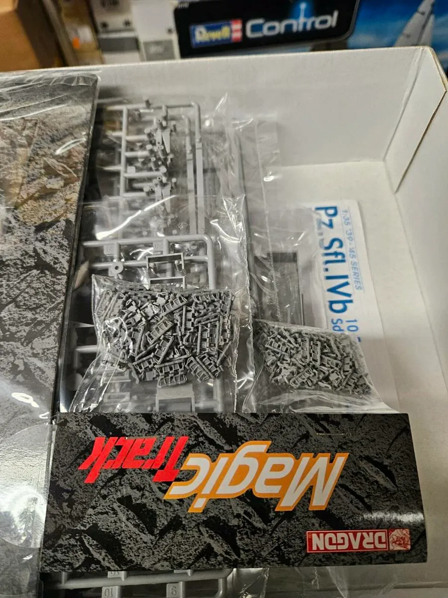 Airfix Dragon German WW2 Mobile Artillery - Image 4