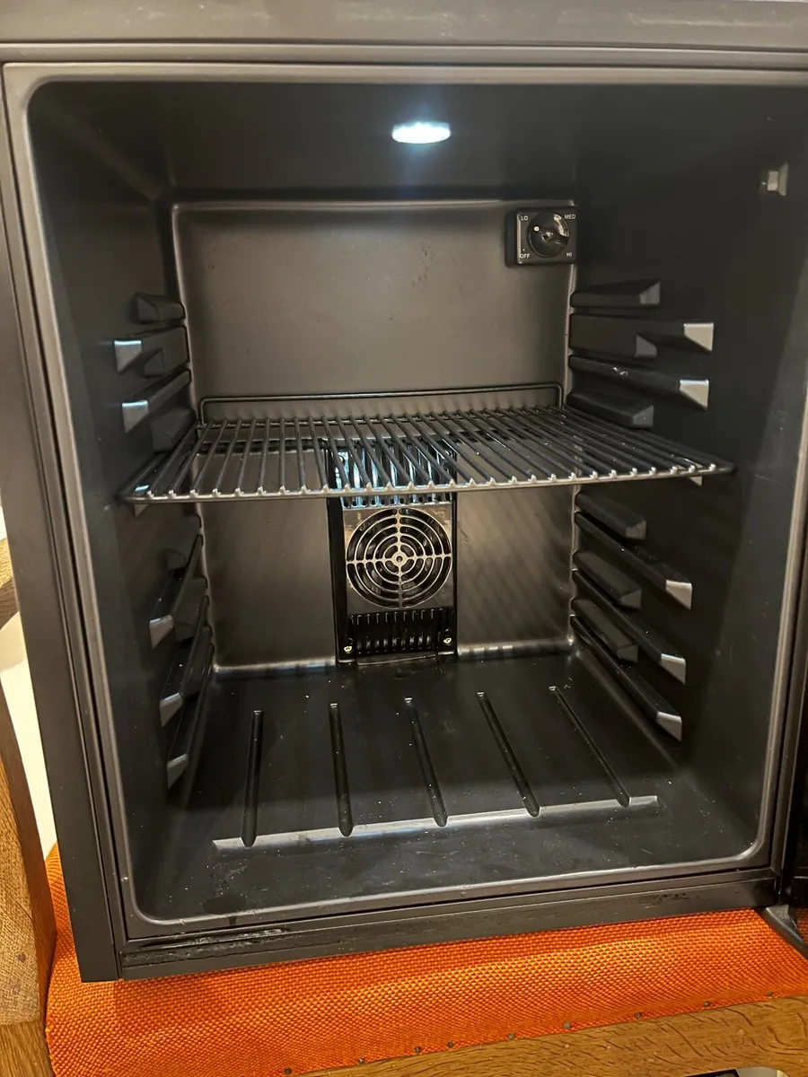 Drinks / Wine Fridge - Image 3
