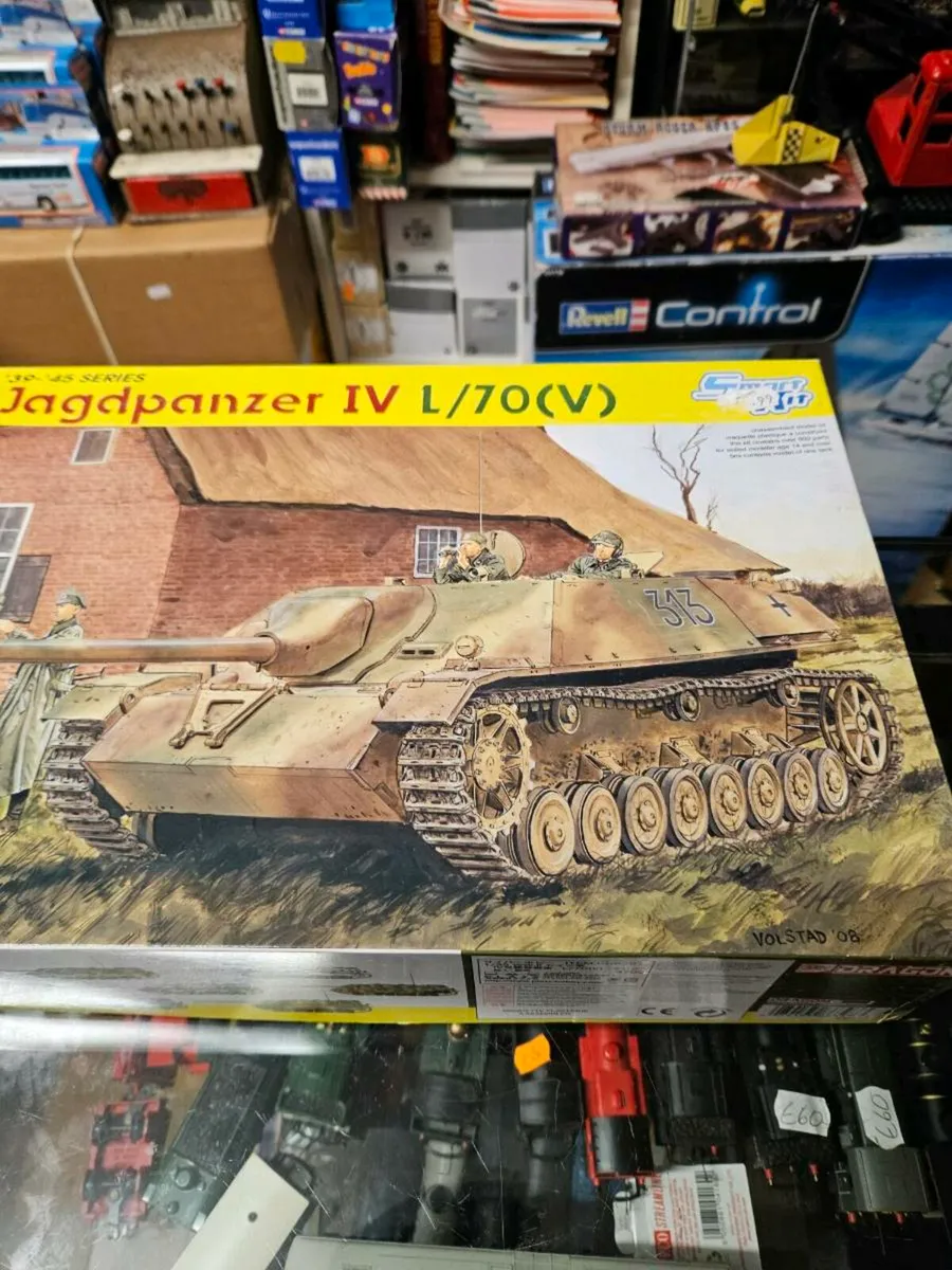 Airfix Dragon German WW2 Jadgpanzer - Image 3