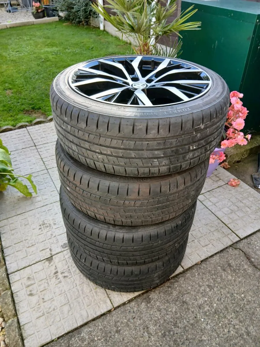 VW 18inch ALLOY WHEELS - Image 4