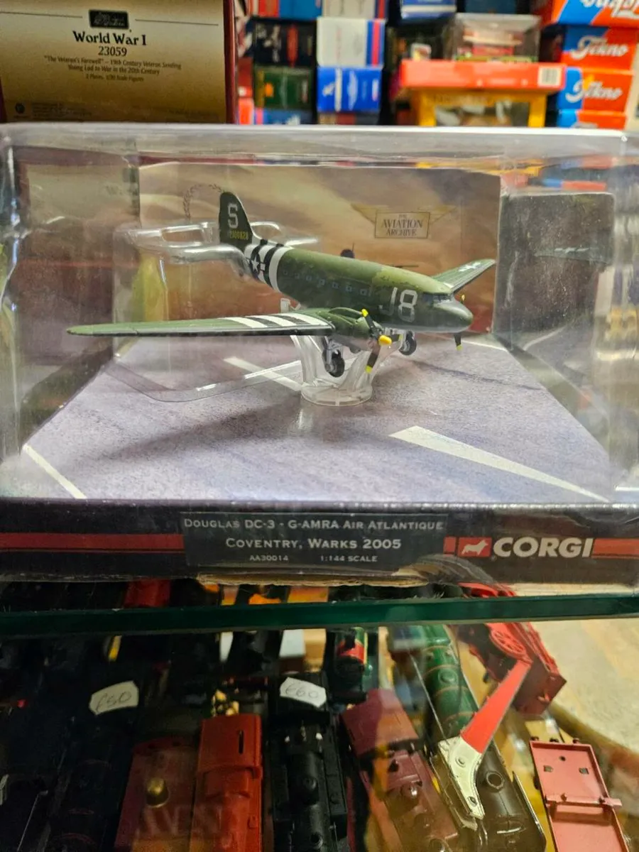 Corgi American WW2 DC3 Transport - Image 1