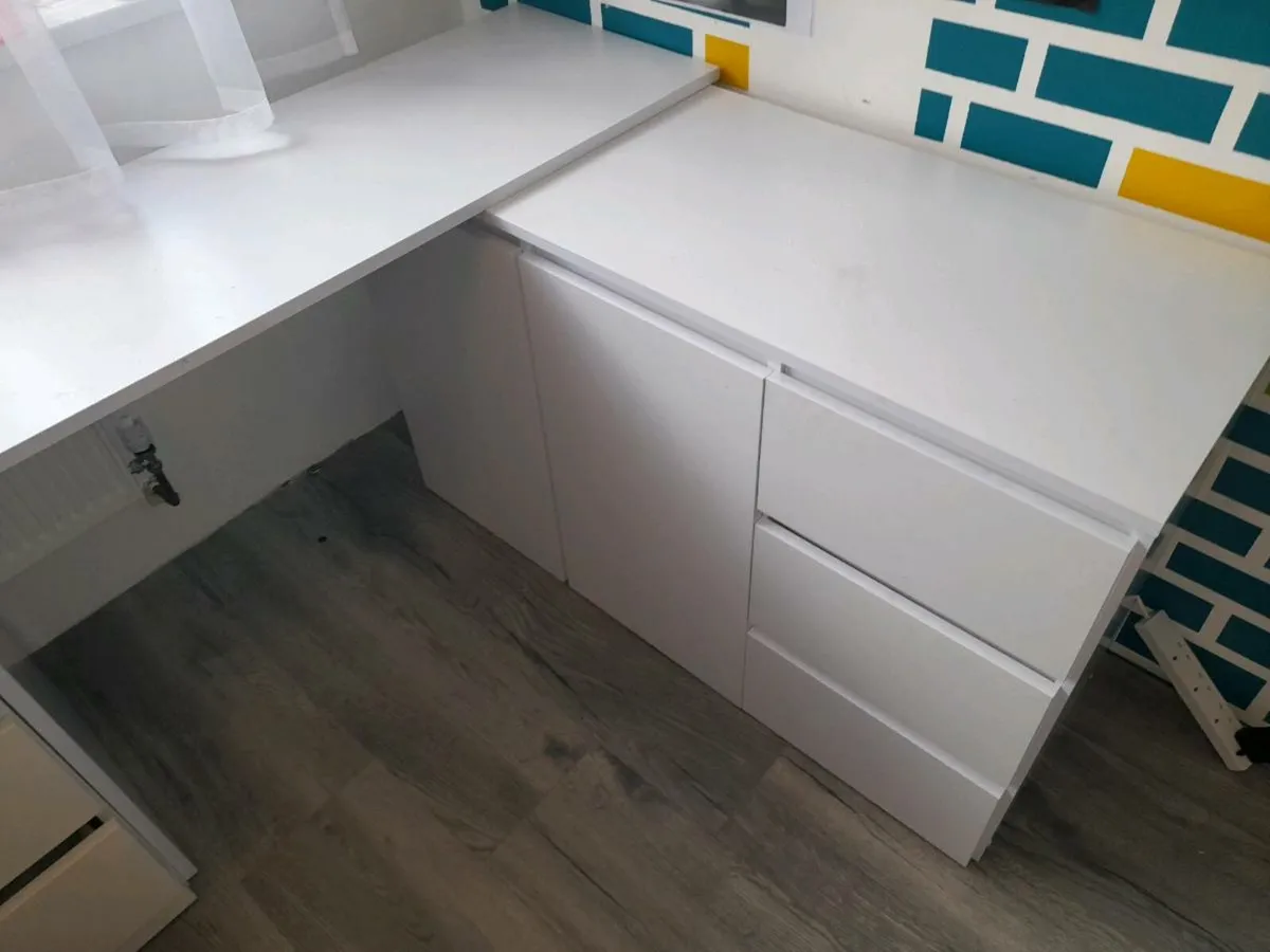 Desk - Image 2
