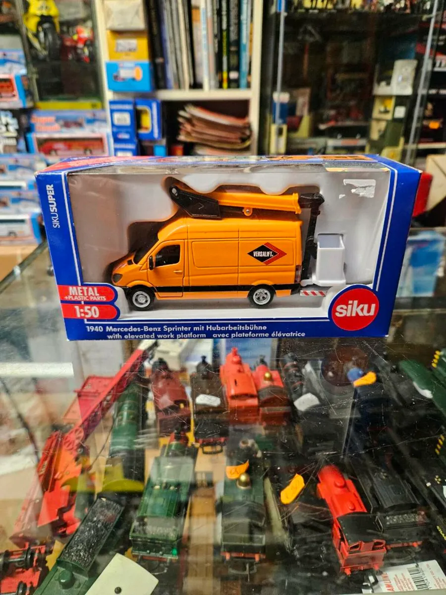 Corgi Siku Mercedes Van with Platform - Image 1
