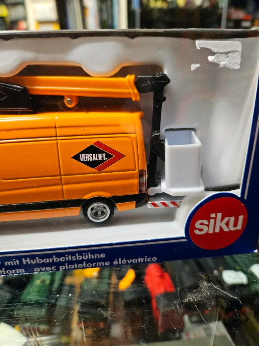 Corgi Siku Mercedes Van with Platform - Image 4