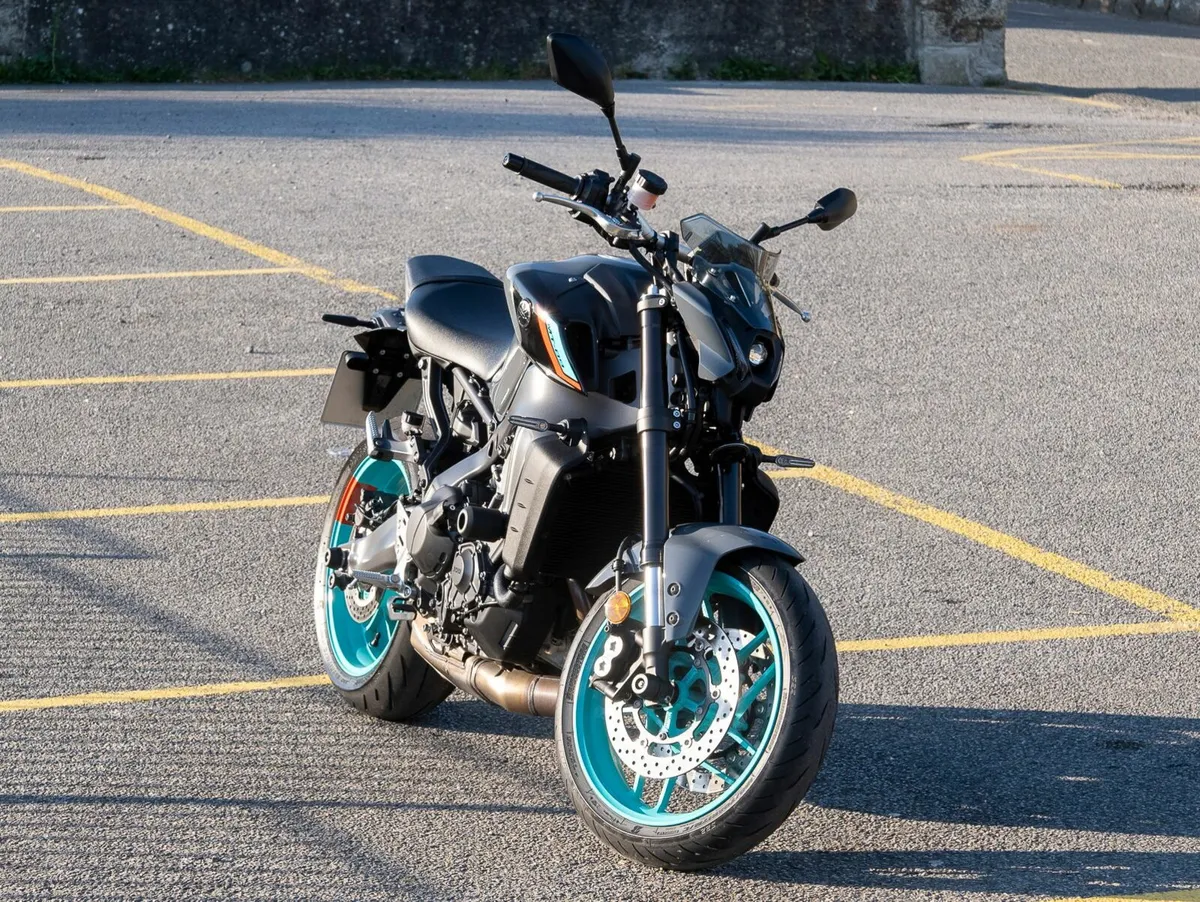 '24 YAMAHA MT09 Grey As New - Image 1