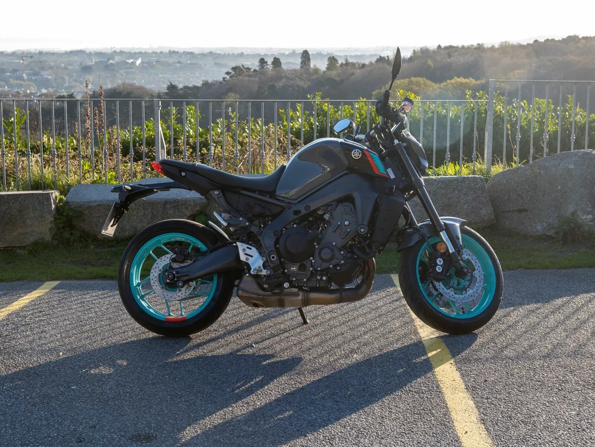 '24 YAMAHA MT09 Grey As New - Image 3
