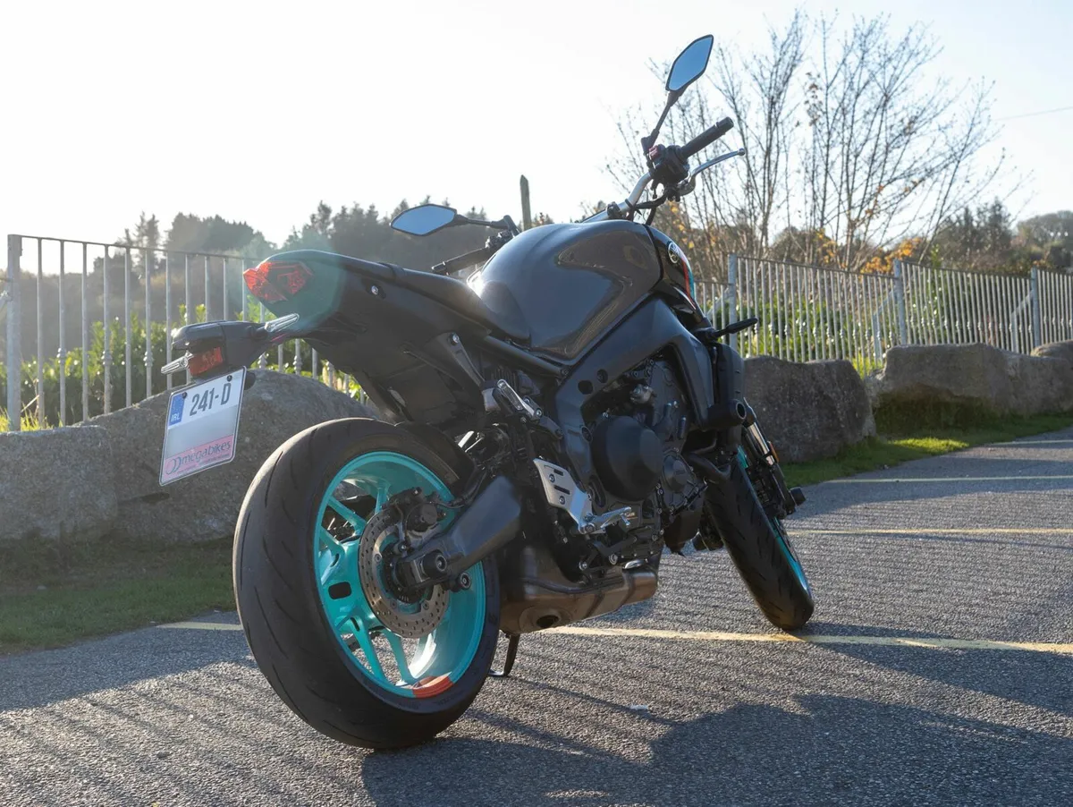 '24 YAMAHA MT09 Grey As New - Image 4