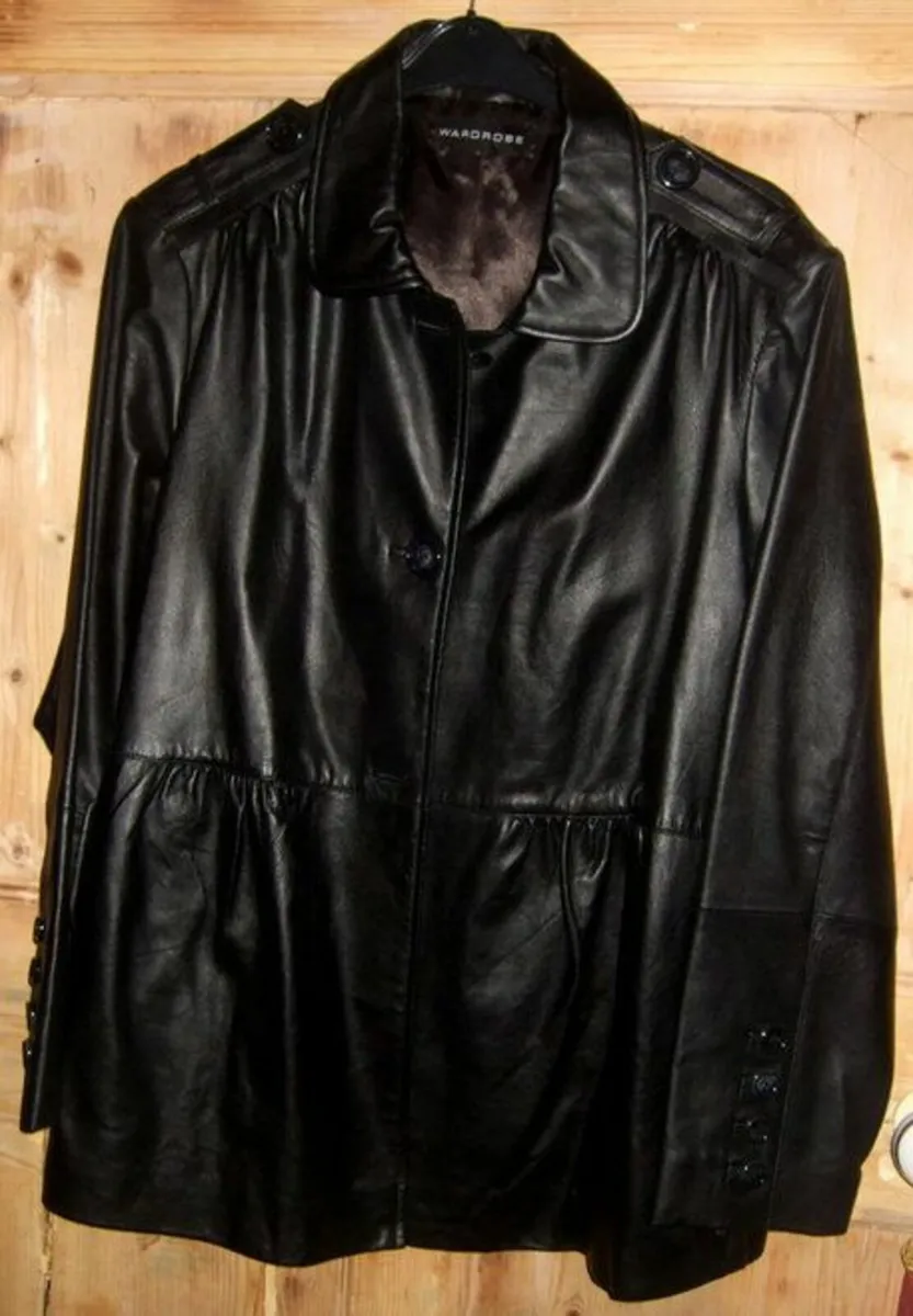 BNWT Ladies 100% Leather Jacket - Image 4