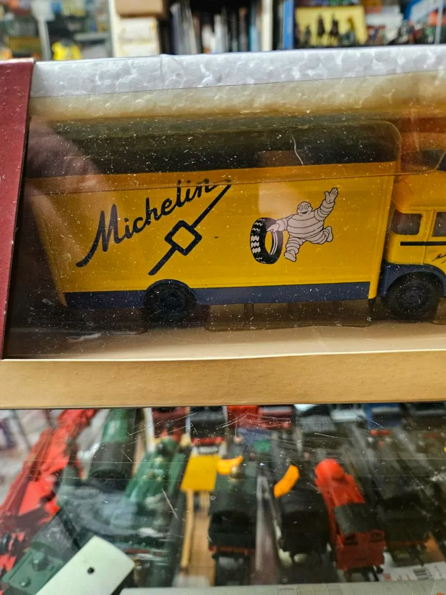 Corgi Michelin Truck - Image 2