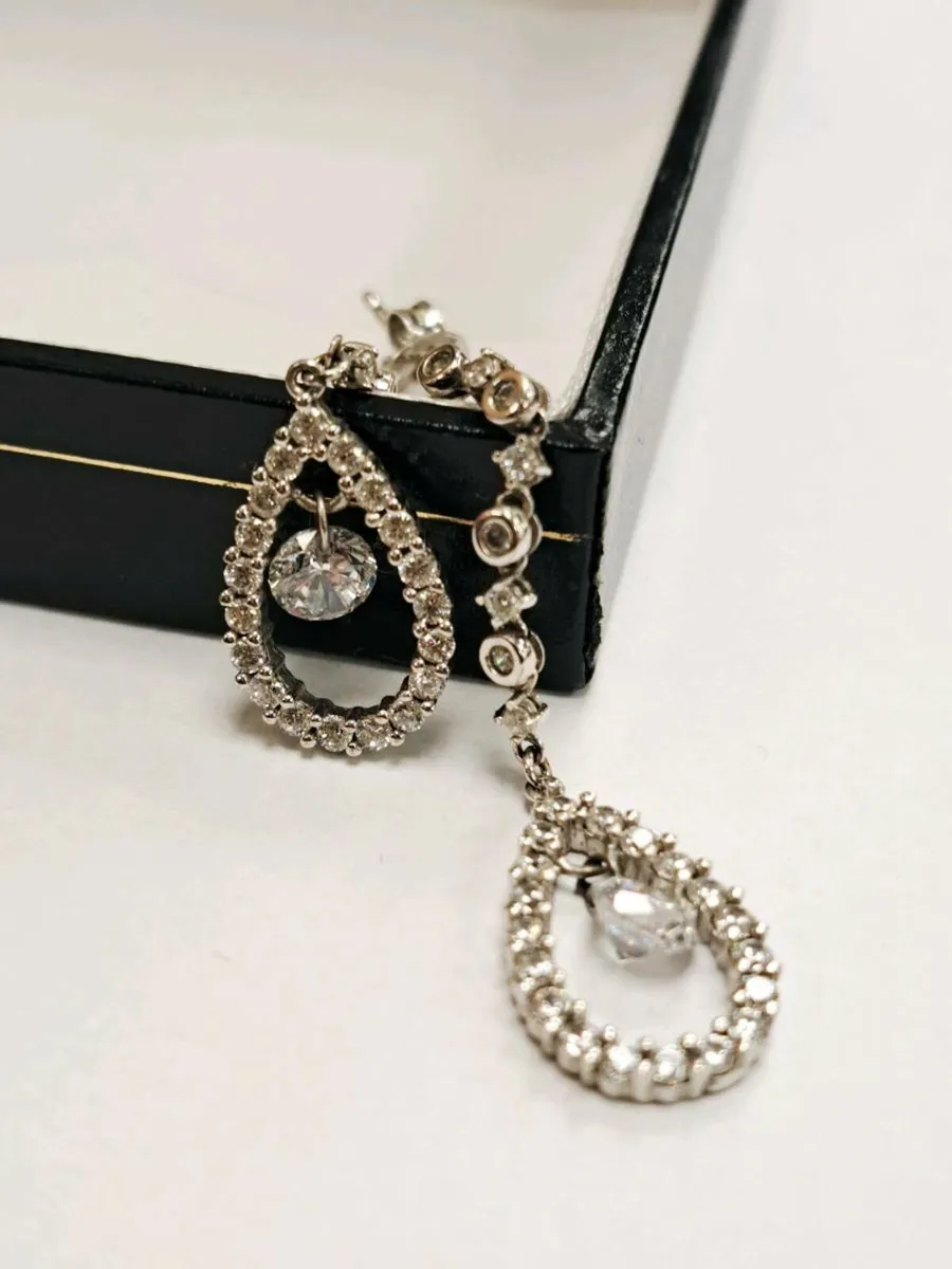 9K White Gold Earrings 9CT - Image 3