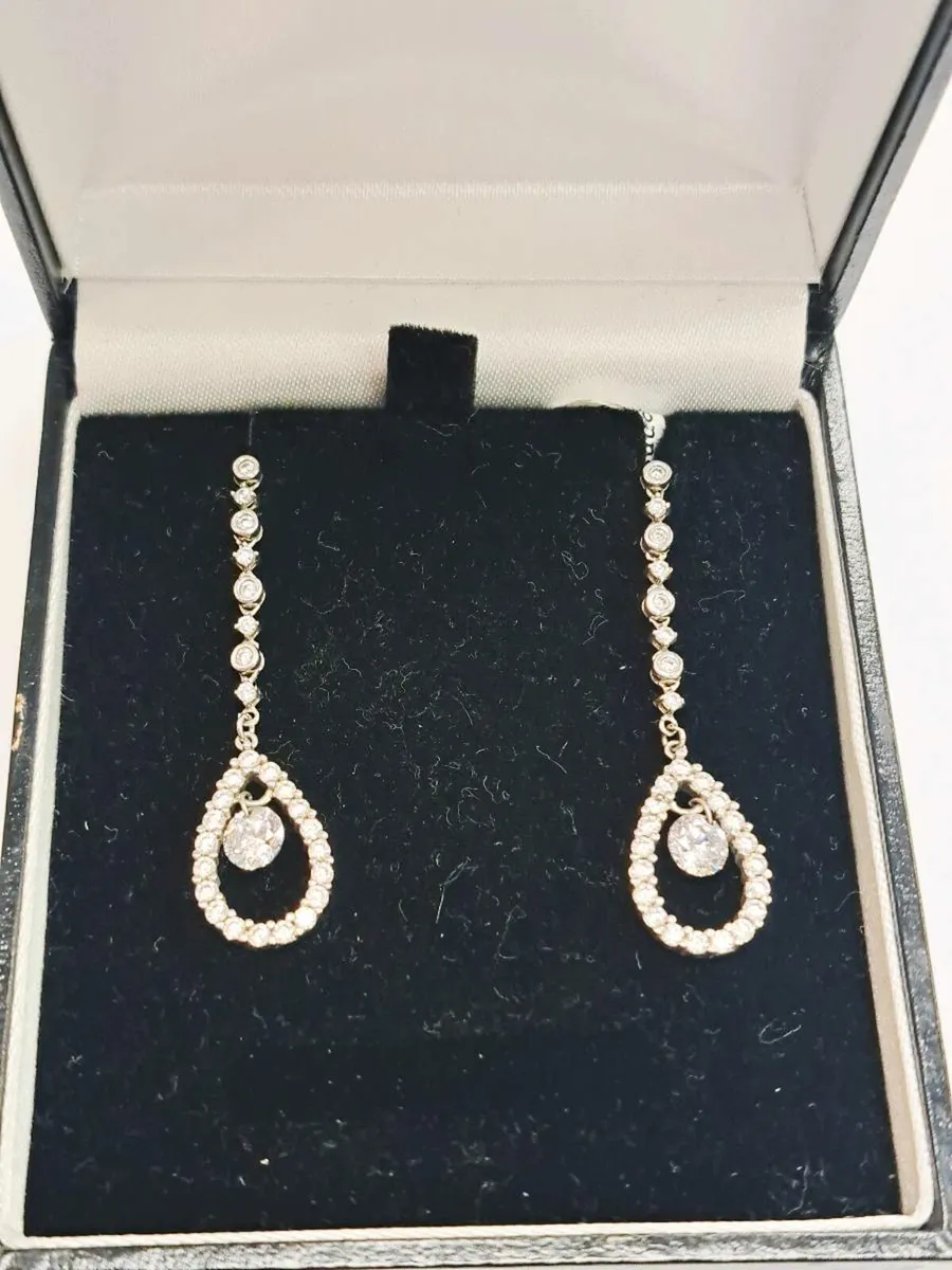 9K White Gold Earrings 9CT - Image 4