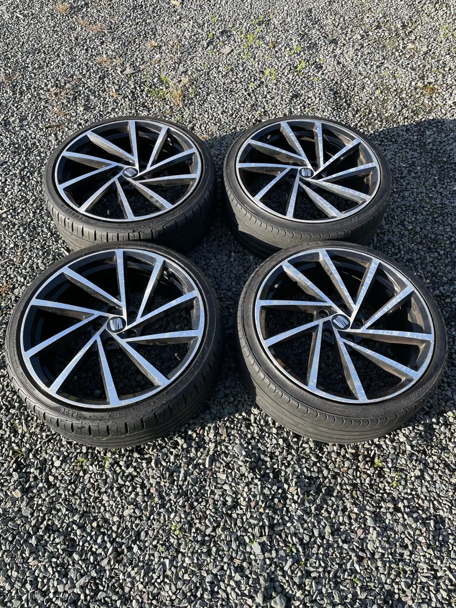 Set of 4 Seat Leon 19” wheels part worn tyres - Image 1