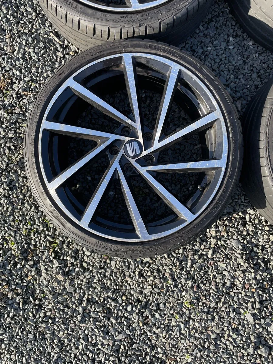 Set of 4 Seat Leon 19” wheels part worn tyres - Image 2