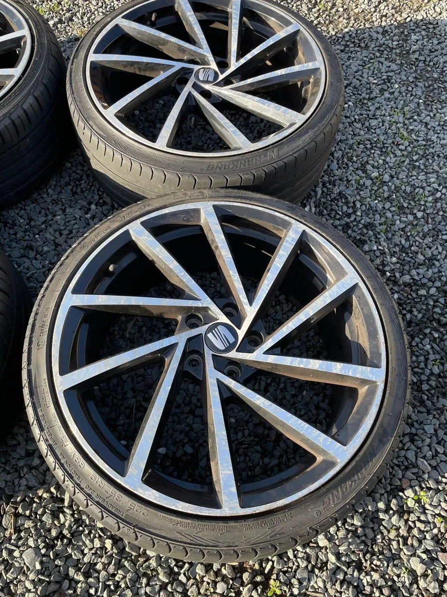 Set of 4 Seat Leon 19” wheels part worn tyres - Image 3
