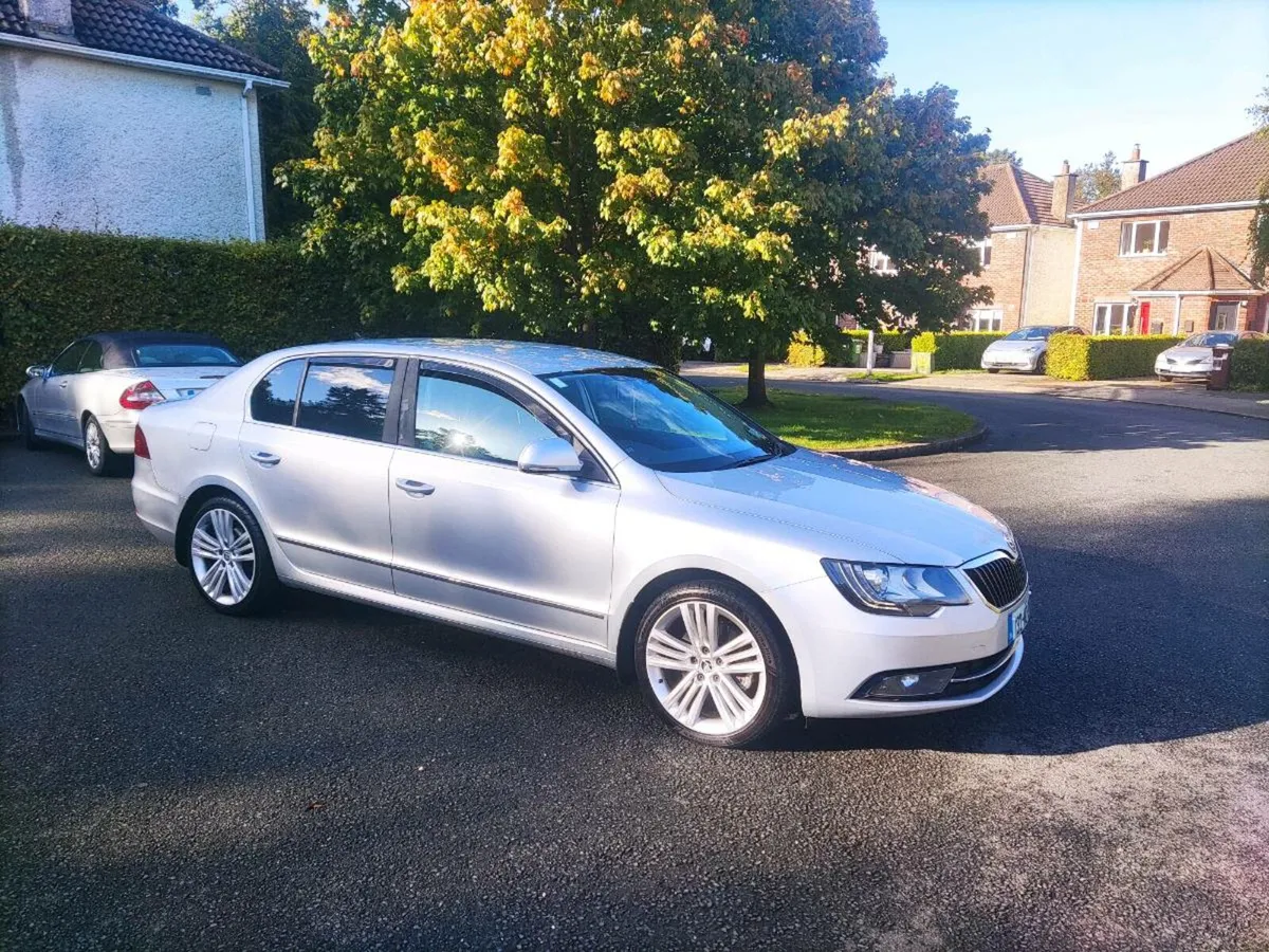 Skoda Superb Elegance 2.0 TDI - Image 1