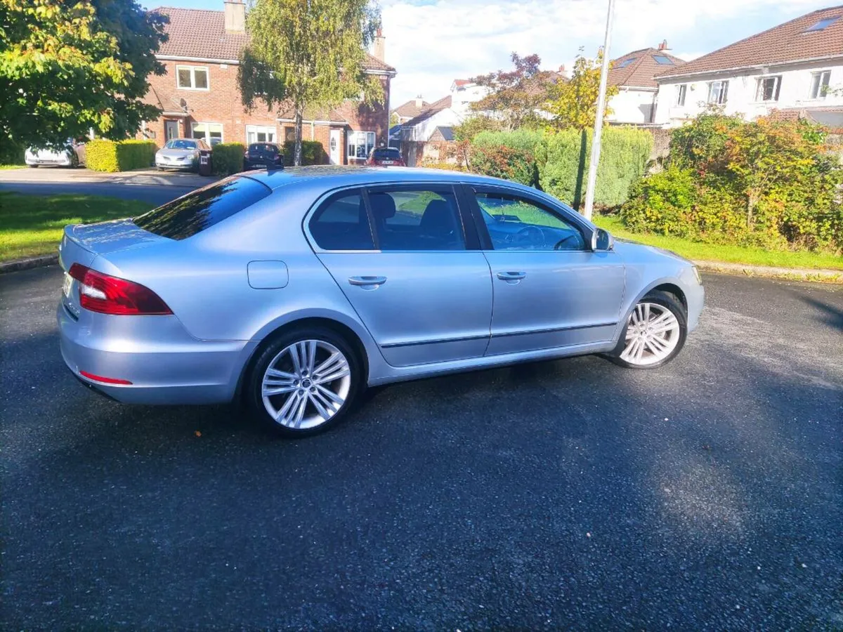 Skoda Superb Elegance 2.0 TDI - Image 3