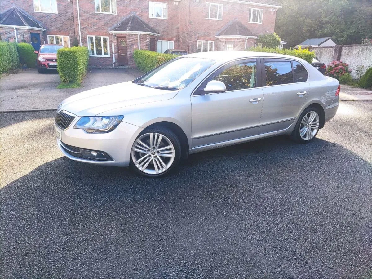 Skoda Superb Elegance 2.0 TDI - Image 4