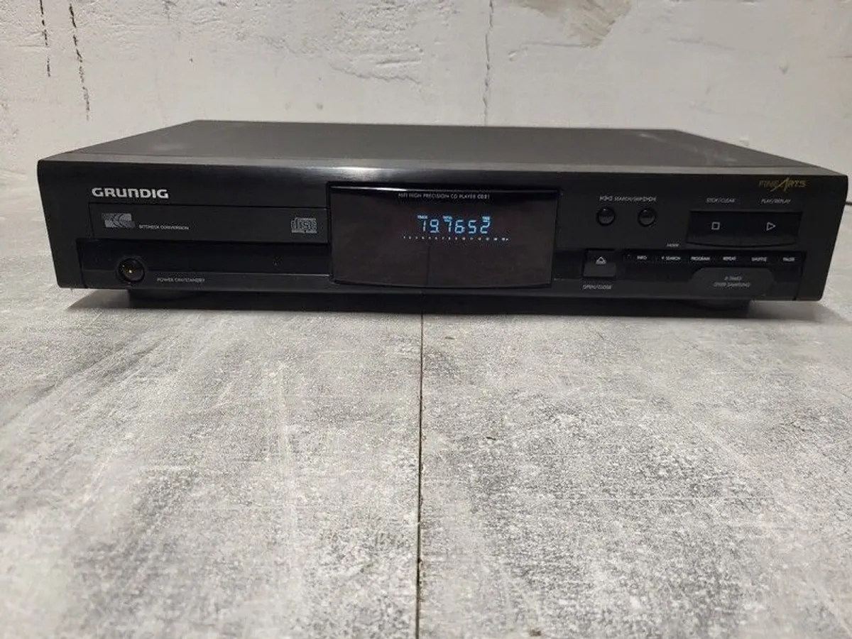OPPORTUNITY - READ THE TEXT  -   Amazing From The Fine Arts Series Grundig Cd-21 Player - Image 1