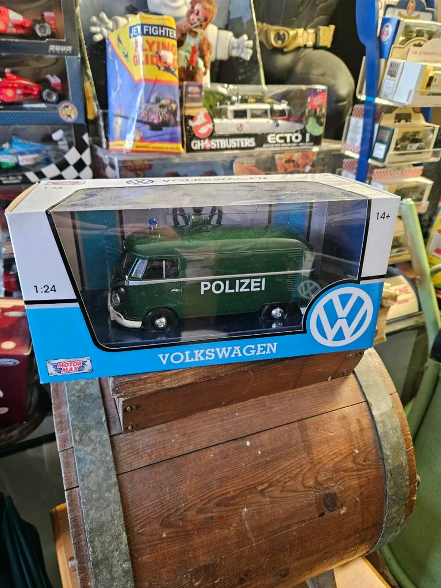 Corgi Motormax VW Van - Image 1