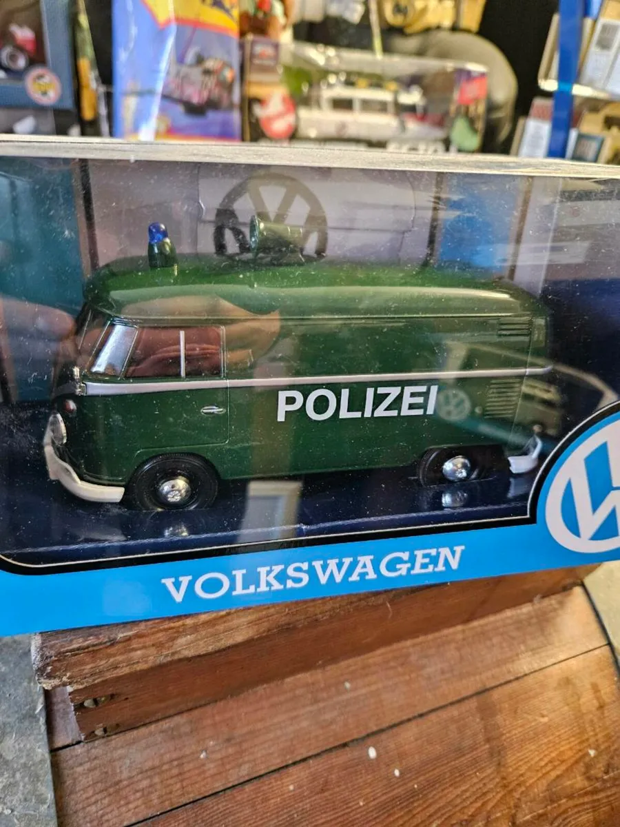 Corgi Motormax VW Van - Image 2