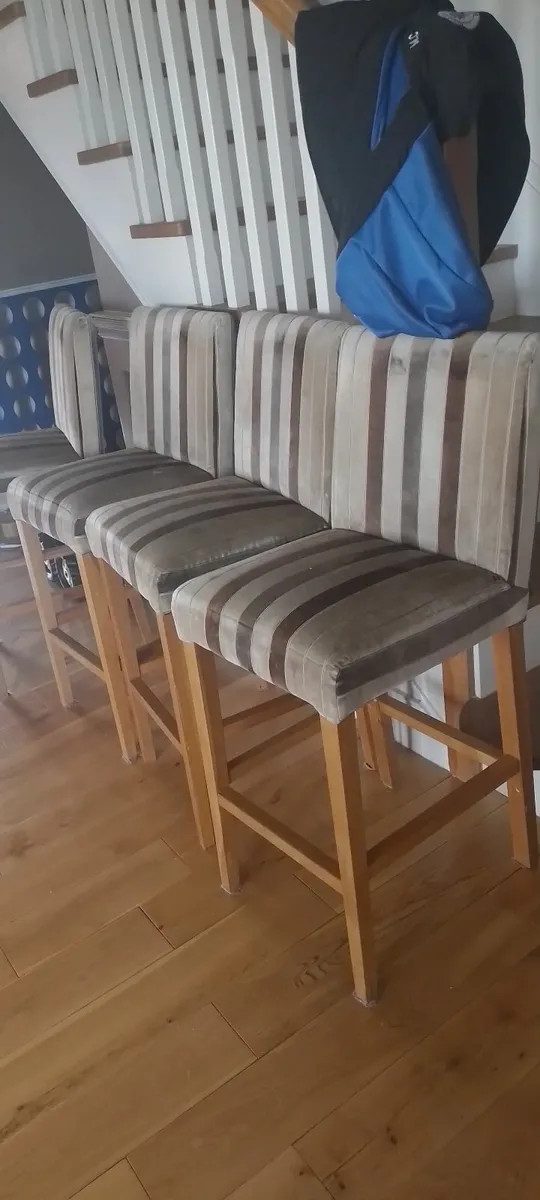Bar stools  4
