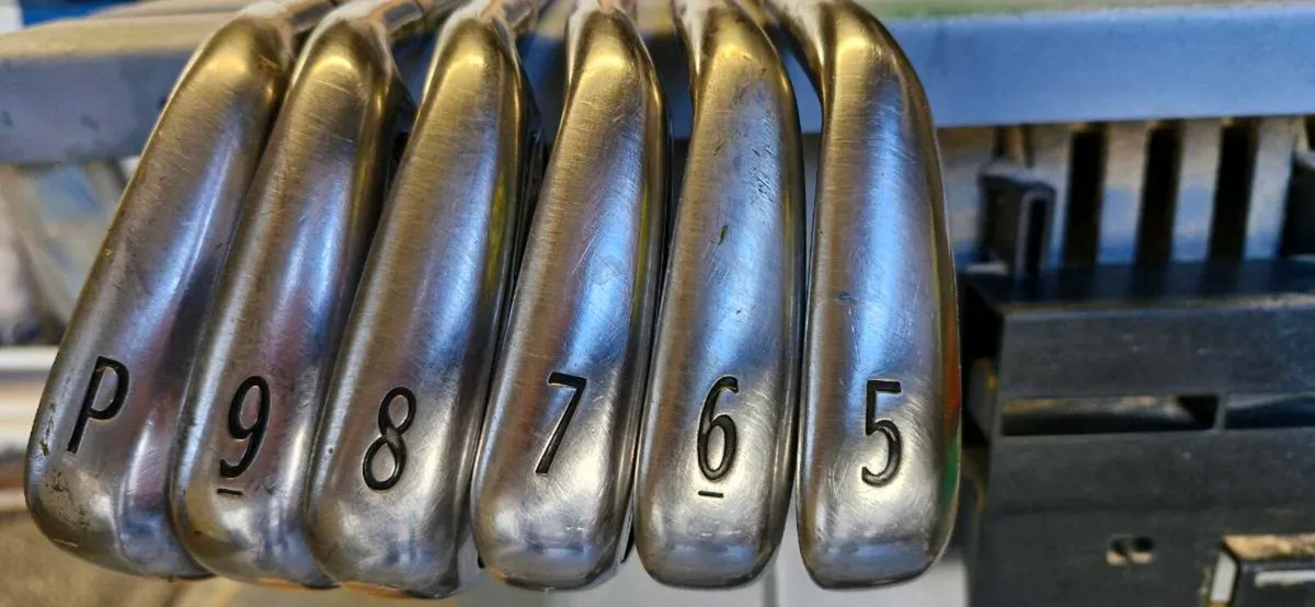 A set of golf irons - Image 3